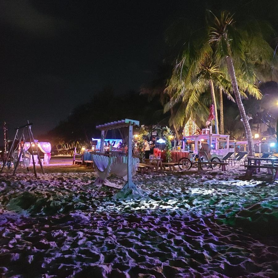 Victoria Phu Quoc Hotel Beachfront Night Market 외부 사진